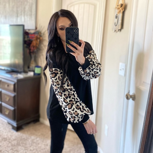 BiBi black leopard sleeve loose fit top S - Picture 3 of 10